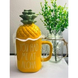 Rae Dunn YOU HAD ME AT ALOHA Coffee Mug Pineapple Topper Lid Yellow LL 2021 NWT